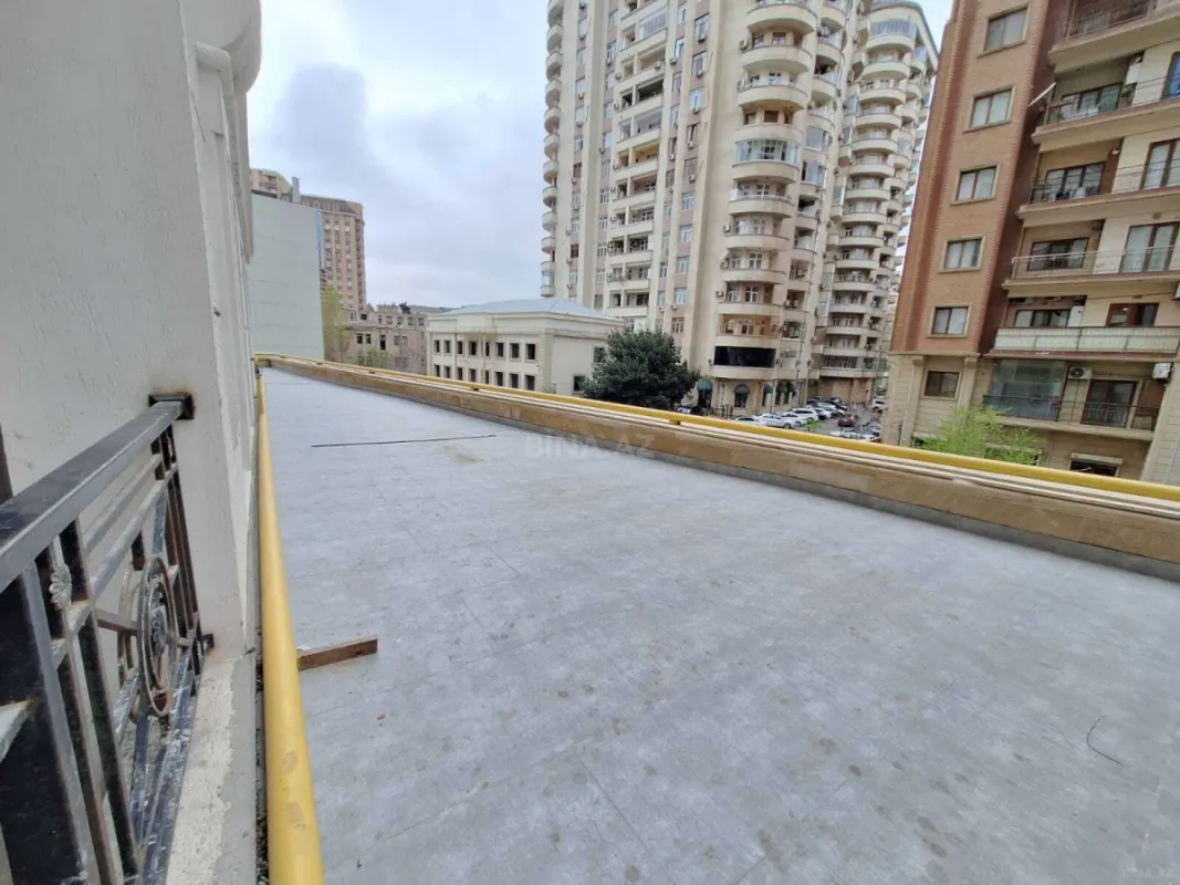 Satılır 2 otaqlı mənzil 145 m²