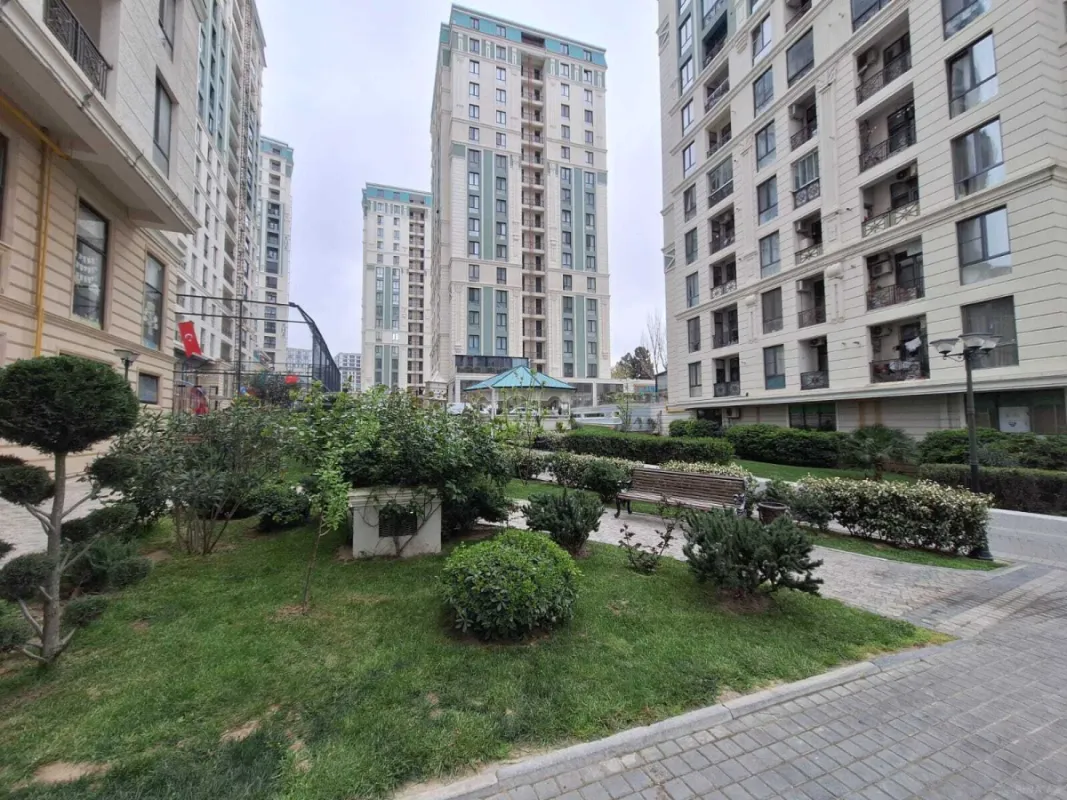 Satılır 2 otaqlı mənzil 145 m²