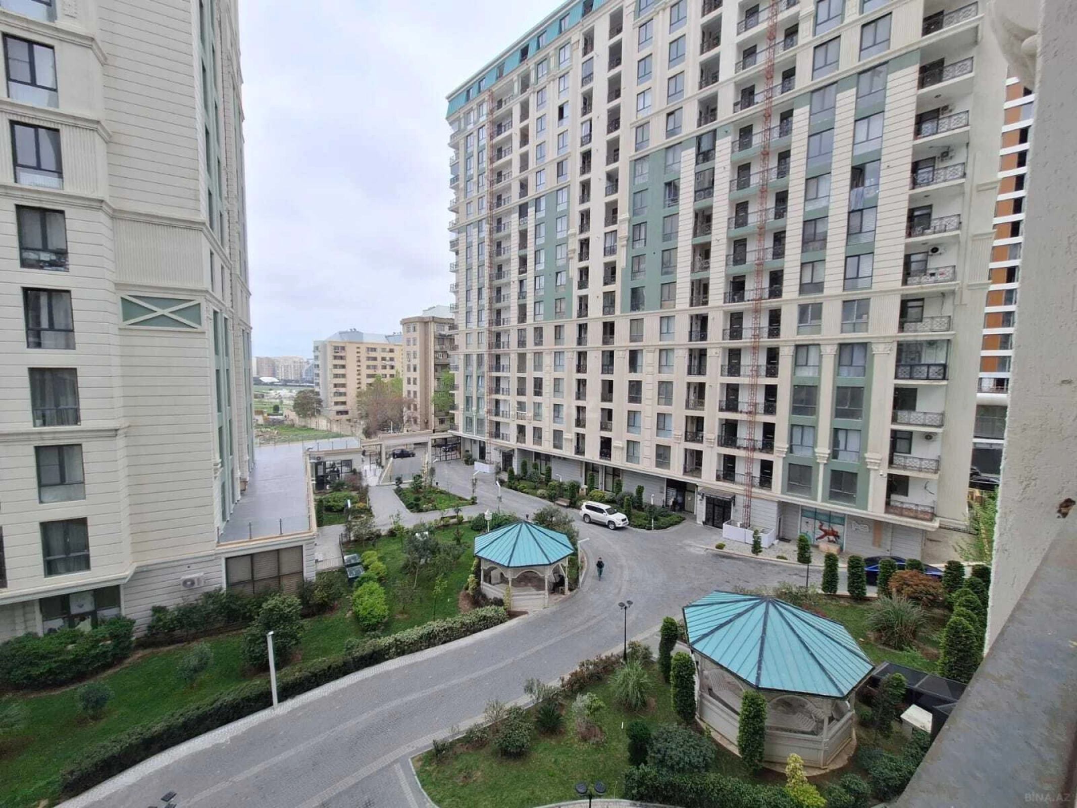 Satılır 2 otaqlı mənzil 145 m²