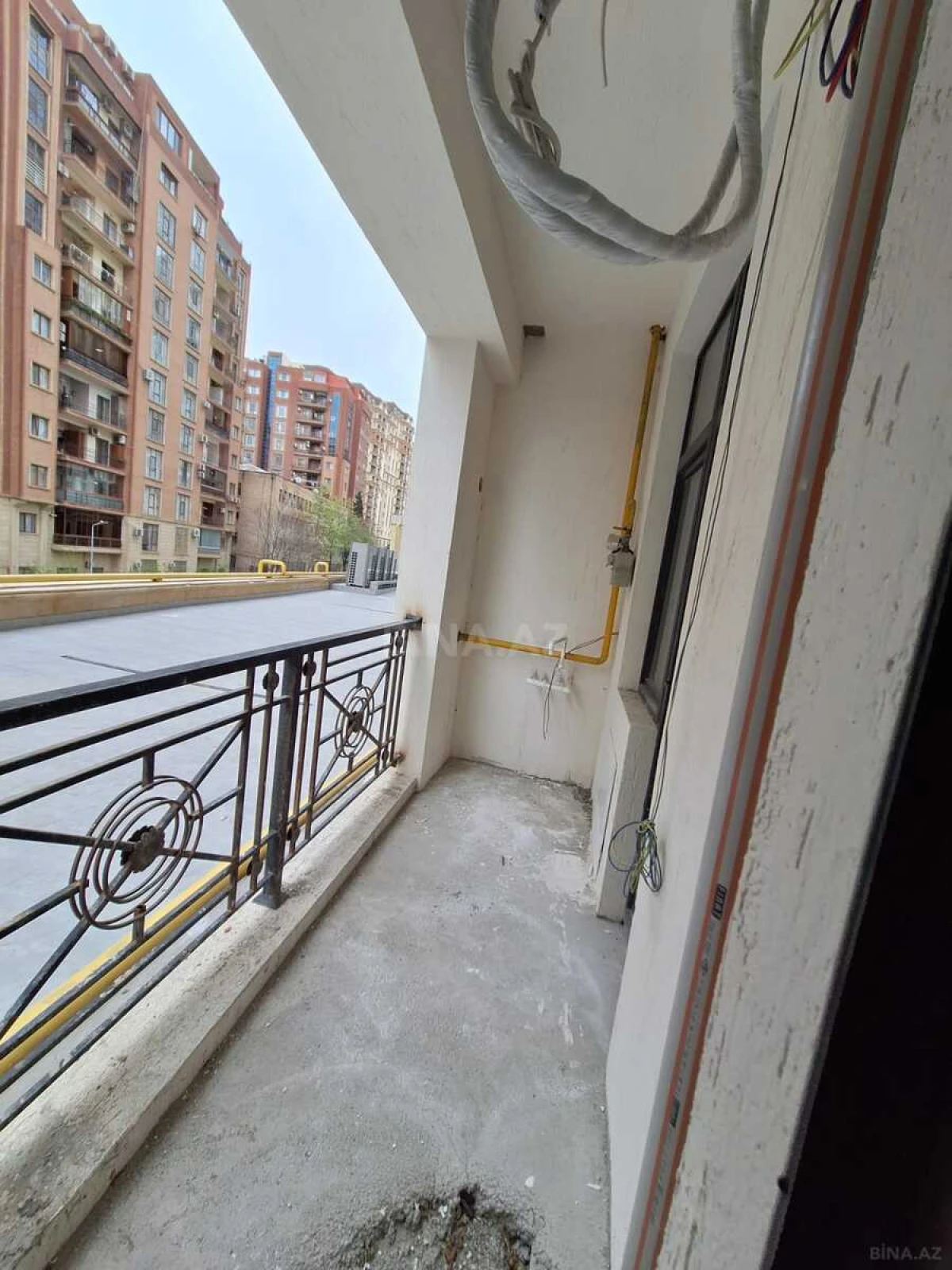 Satılır 2 otaqlı mənzil 145 m²