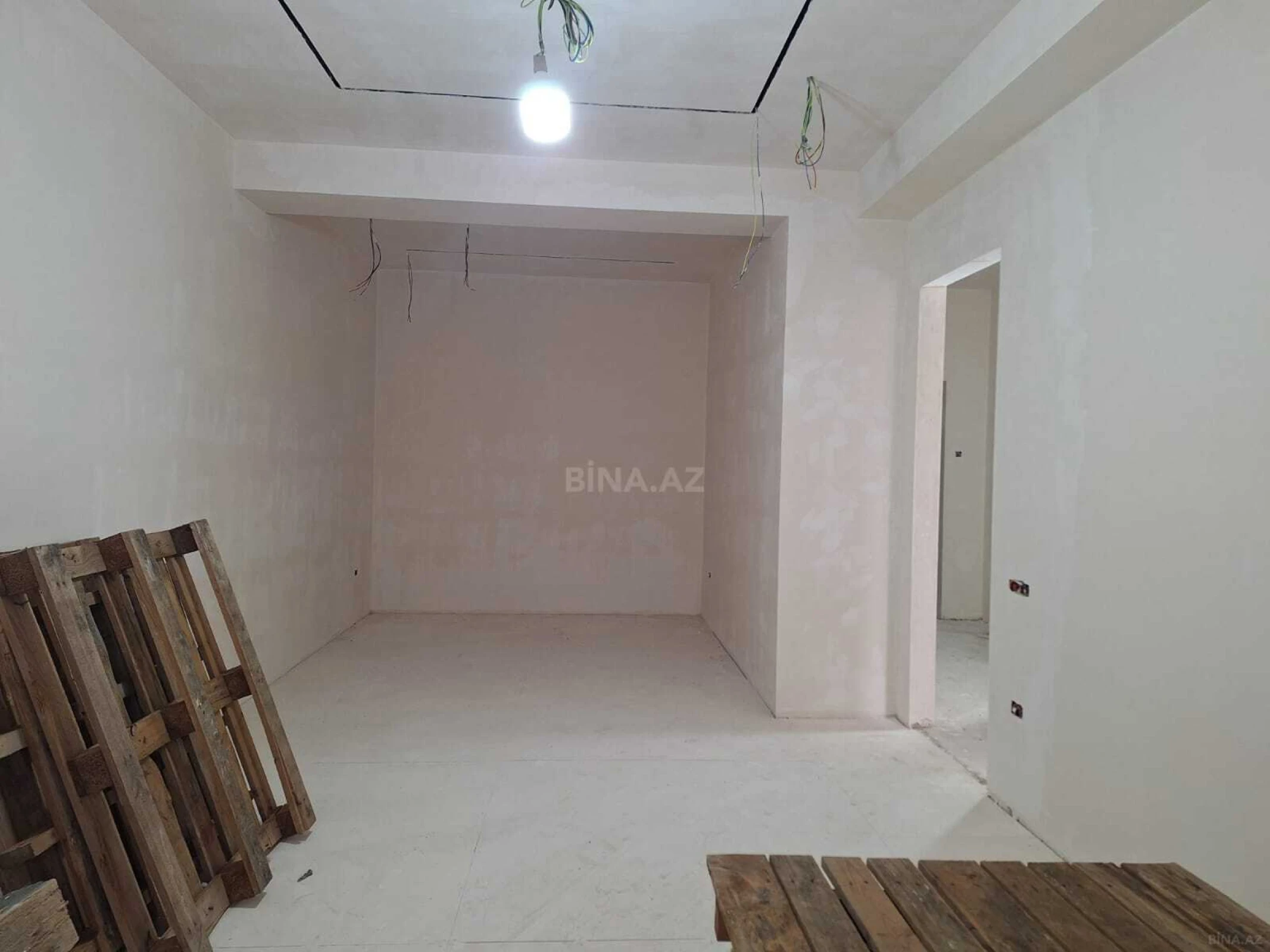 Satılır 2 otaqlı mənzil 145 m²