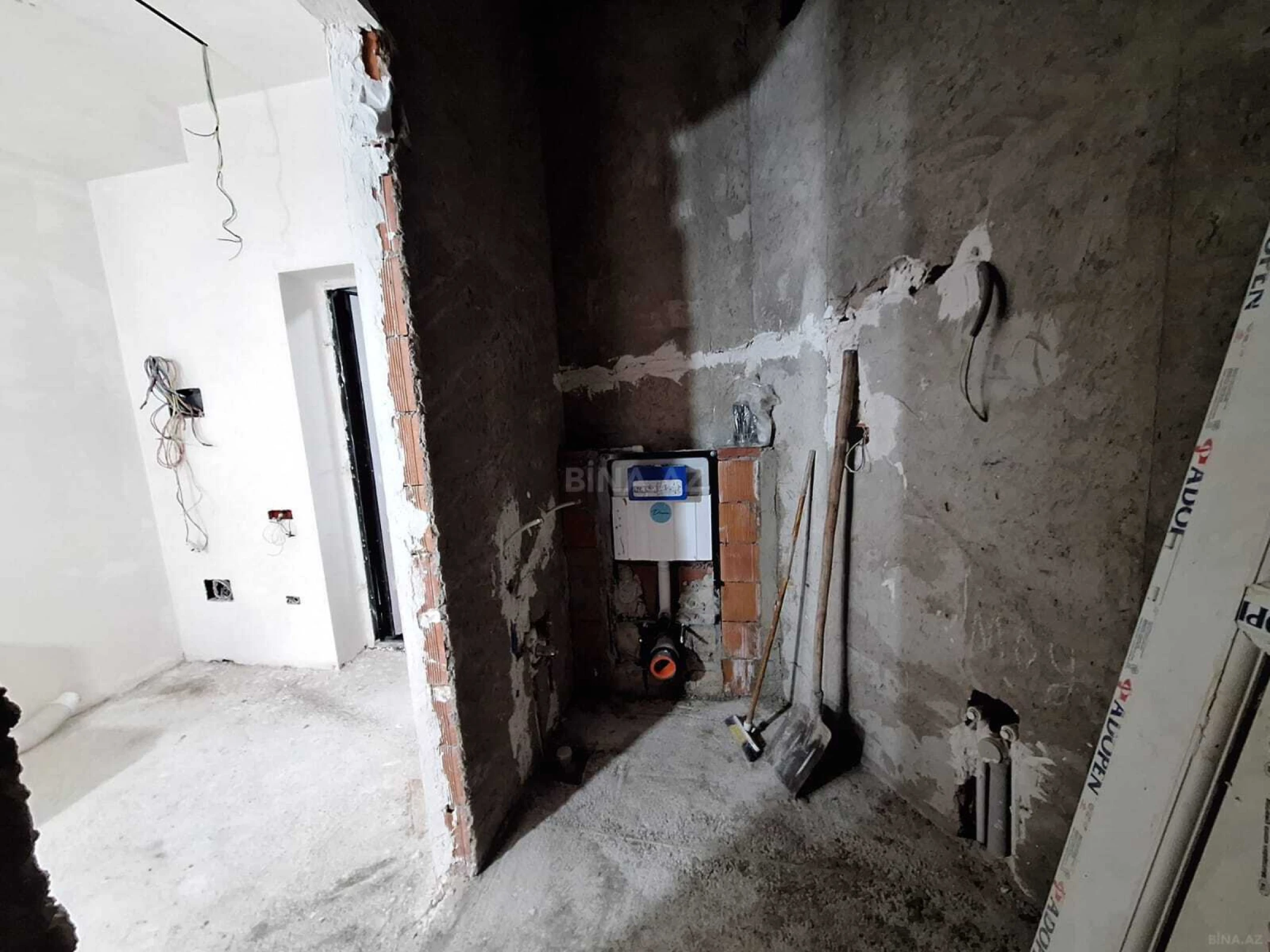 Satılır 2 otaqlı mənzil 145 m²