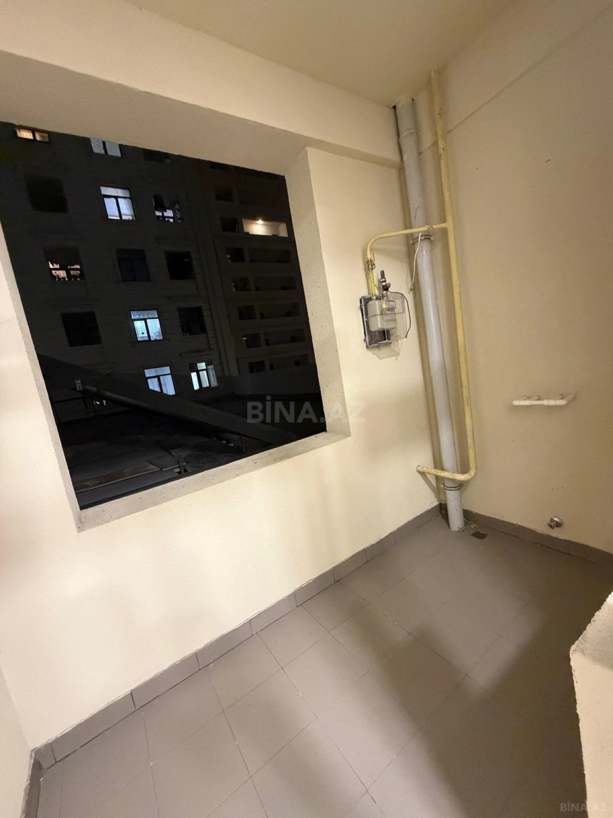 Satılır 2 otaqlı mənzil 83 m²