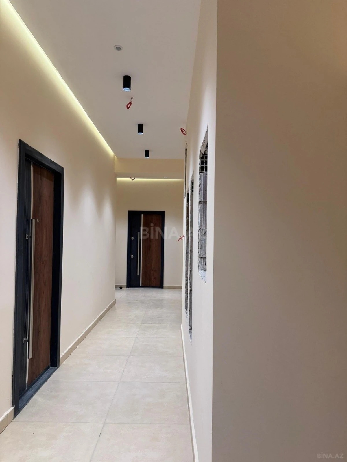 Satılır 2 otaqlı mənzil 83 m²