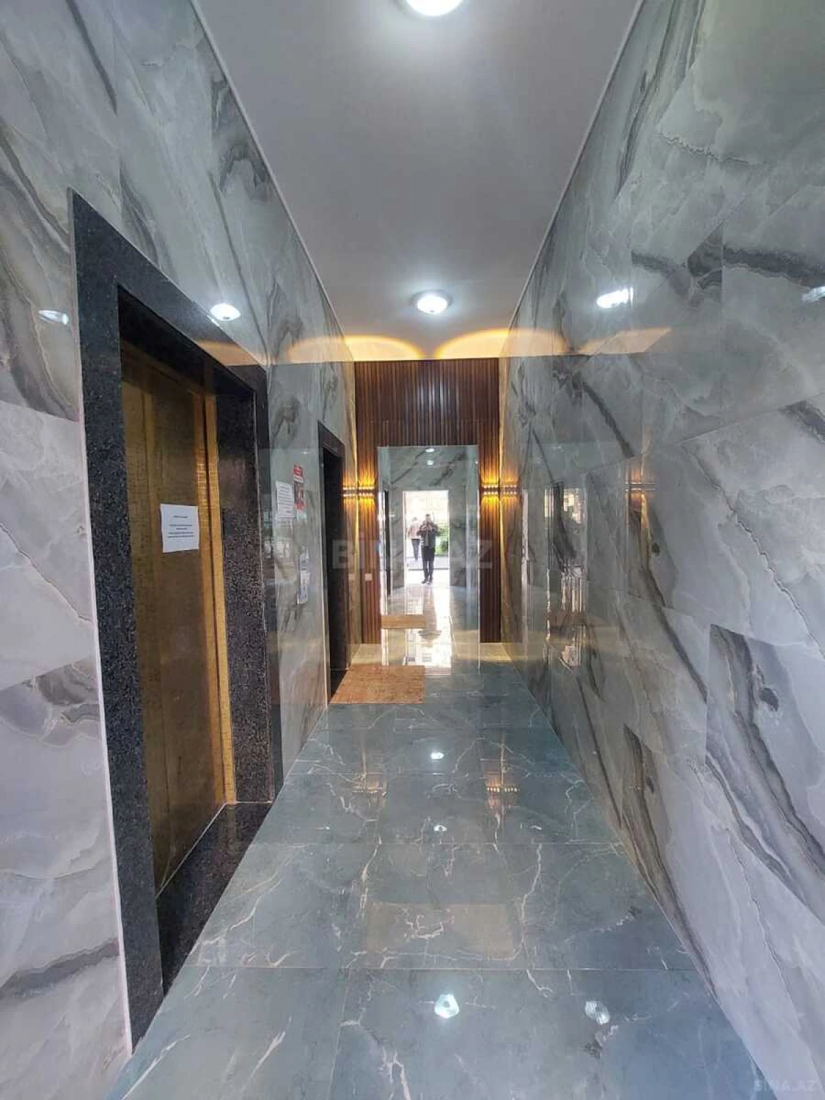 Satılır 4 otaqlı mənzil 150 m²