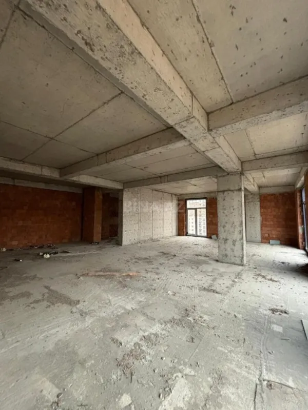 Satılır 4 otaqlı mənzil 150 m²