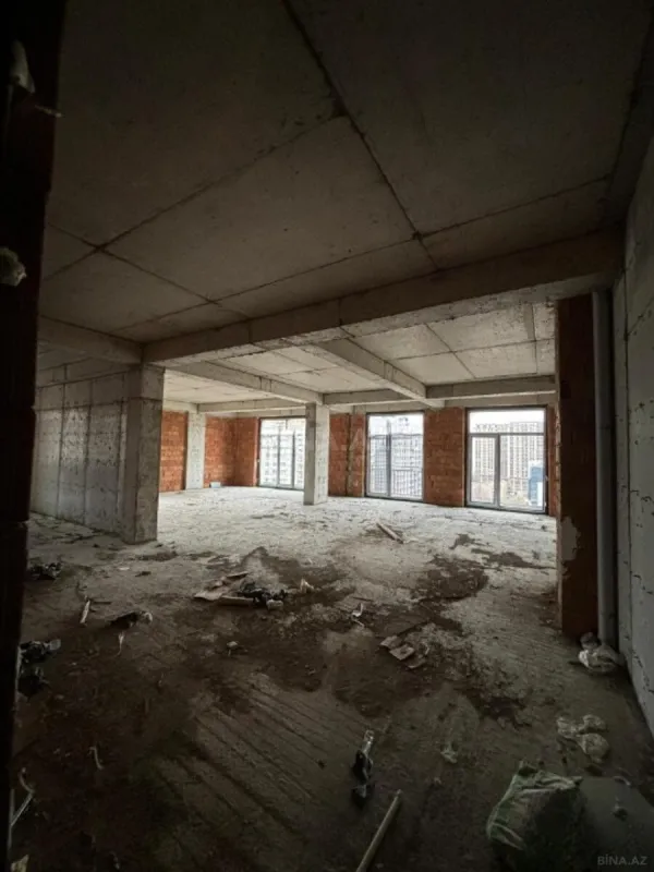 Satılır 4 otaqlı mənzil 150 m²