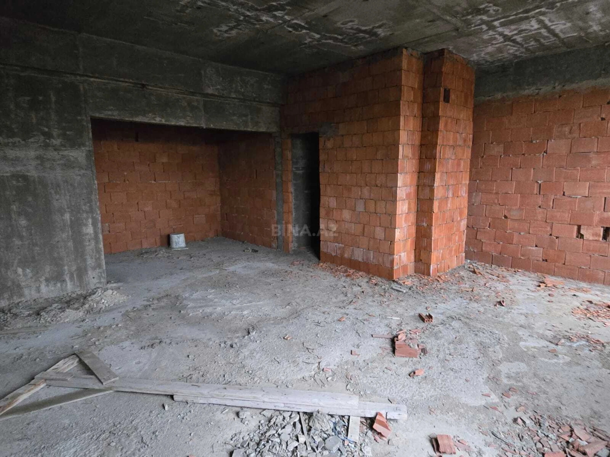 Satılır 1 otaqlı mənzil 55 m²