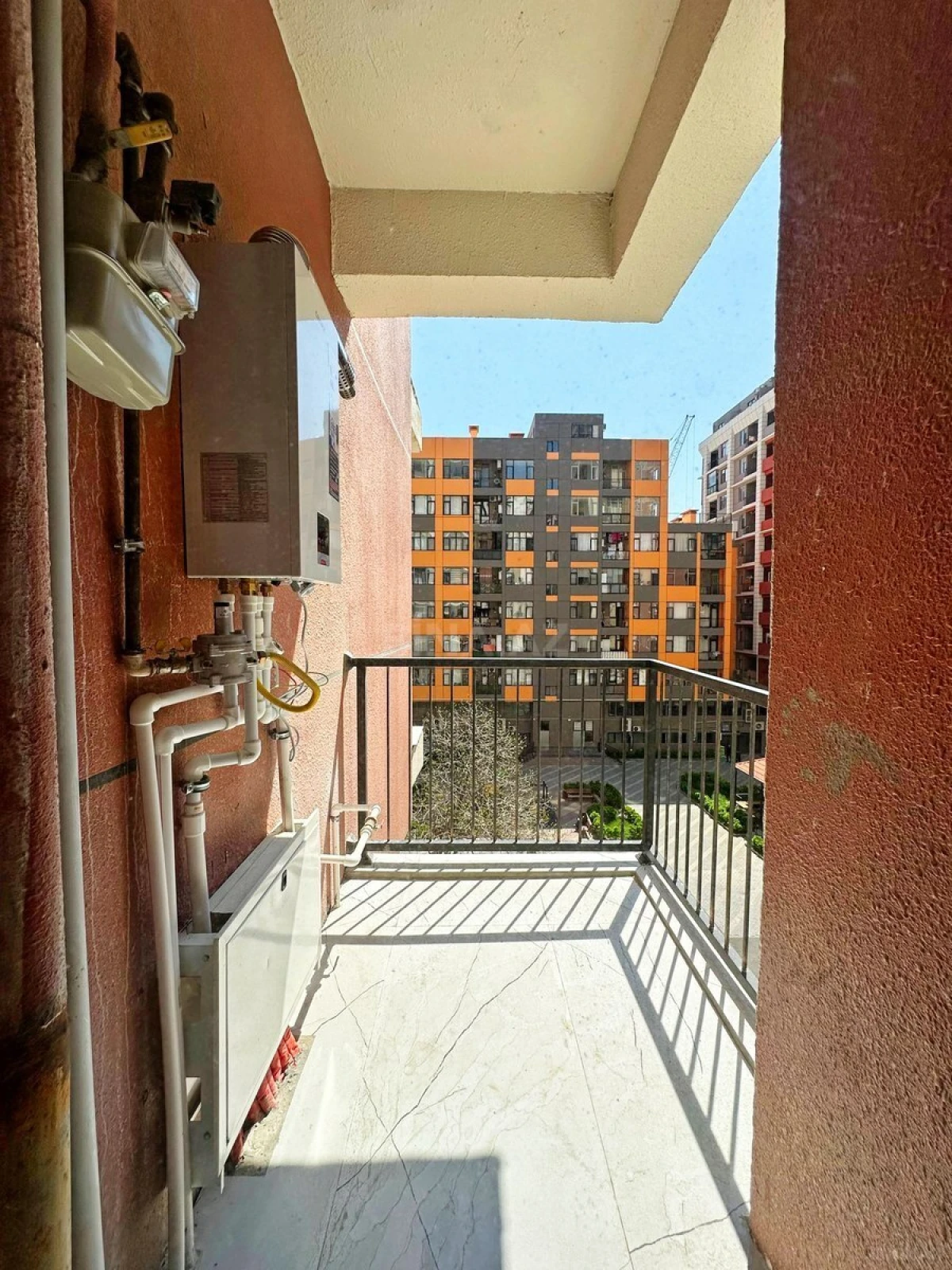 Satılır 2 otaqlı mənzil 61 m²