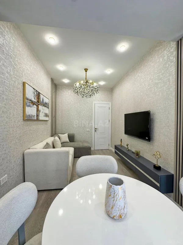 Satılır 2 otaqlı mənzil 61 m²