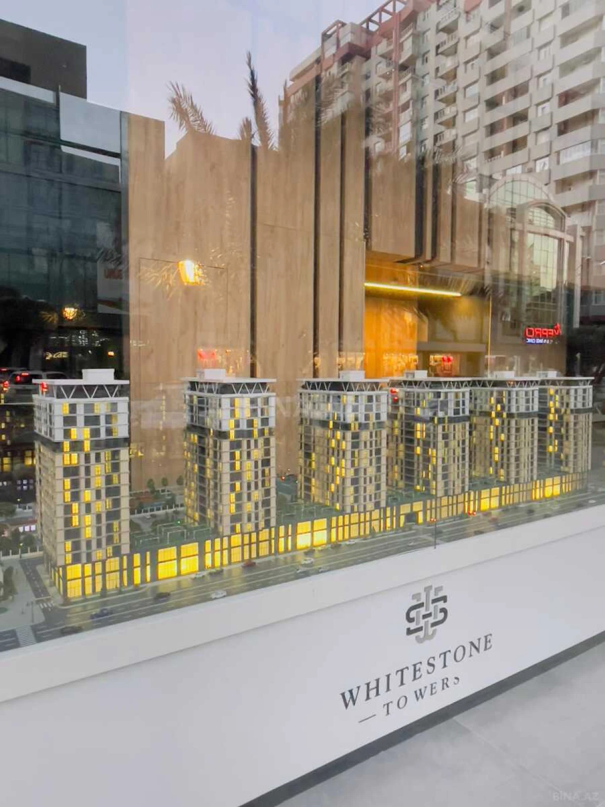 Satılır 4 otaqlı mənzil 130 m²