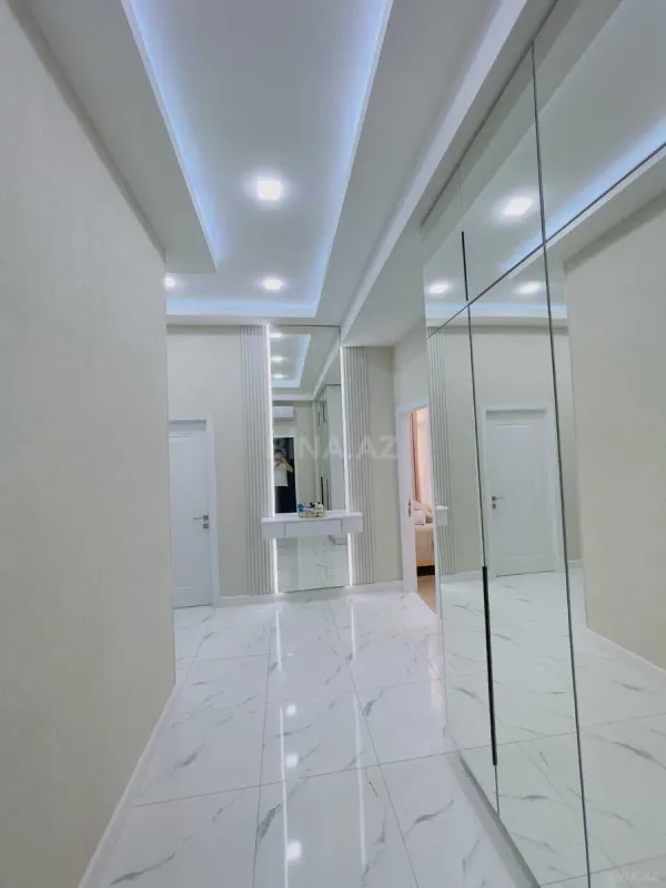 Satılır 4 otaqlı mənzil 130 m²
