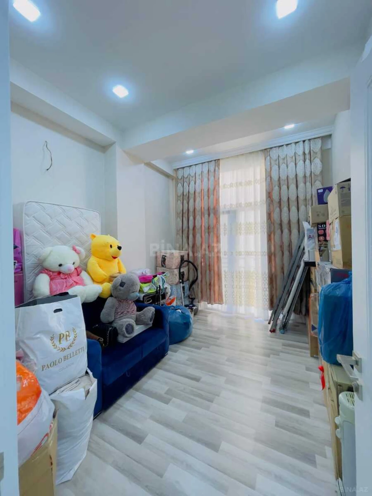 Satılır 4 otaqlı mənzil 130 m²
