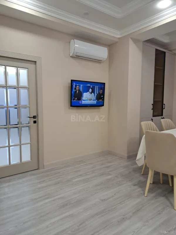 Kirayə verilir 3 otaqlı mənzil 130 m²