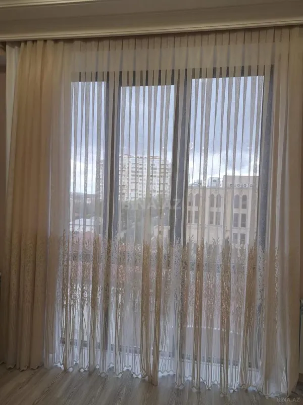 Kirayə verilir 3 otaqlı mənzil 130 m²