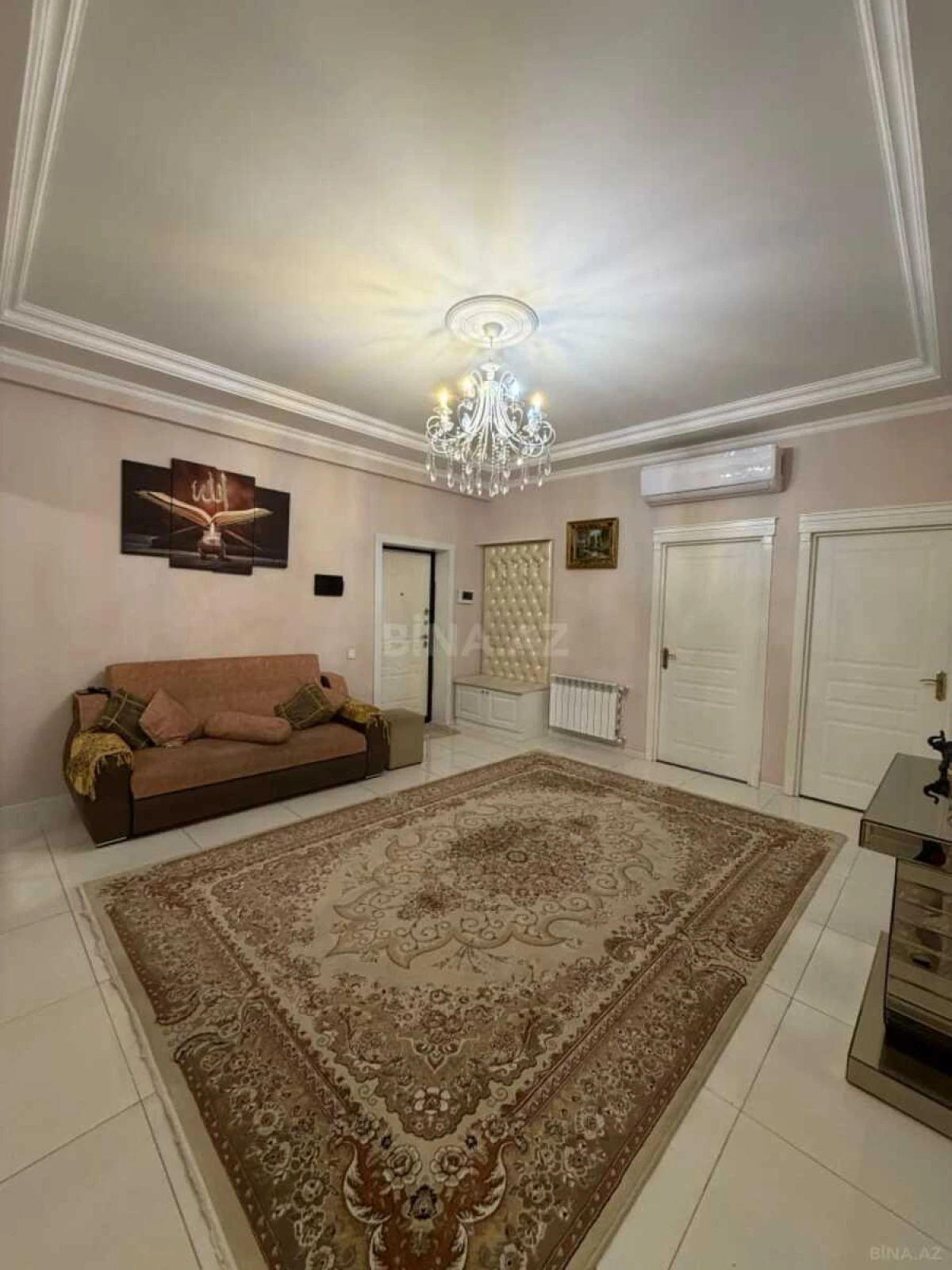 Satılır 3 otaqlı mənzil 123 m²