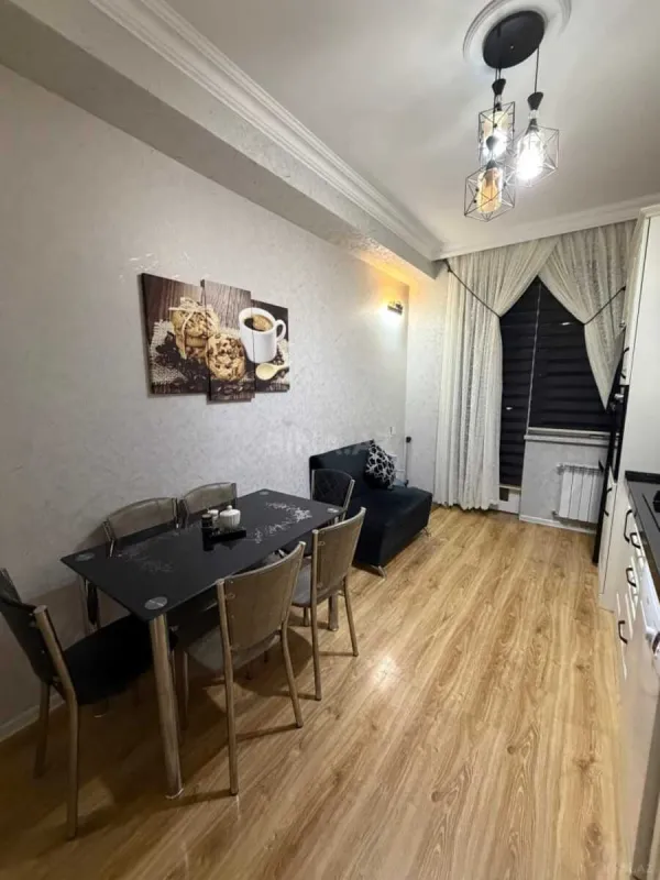 Satılır 3 otaqlı mənzil 123 m²