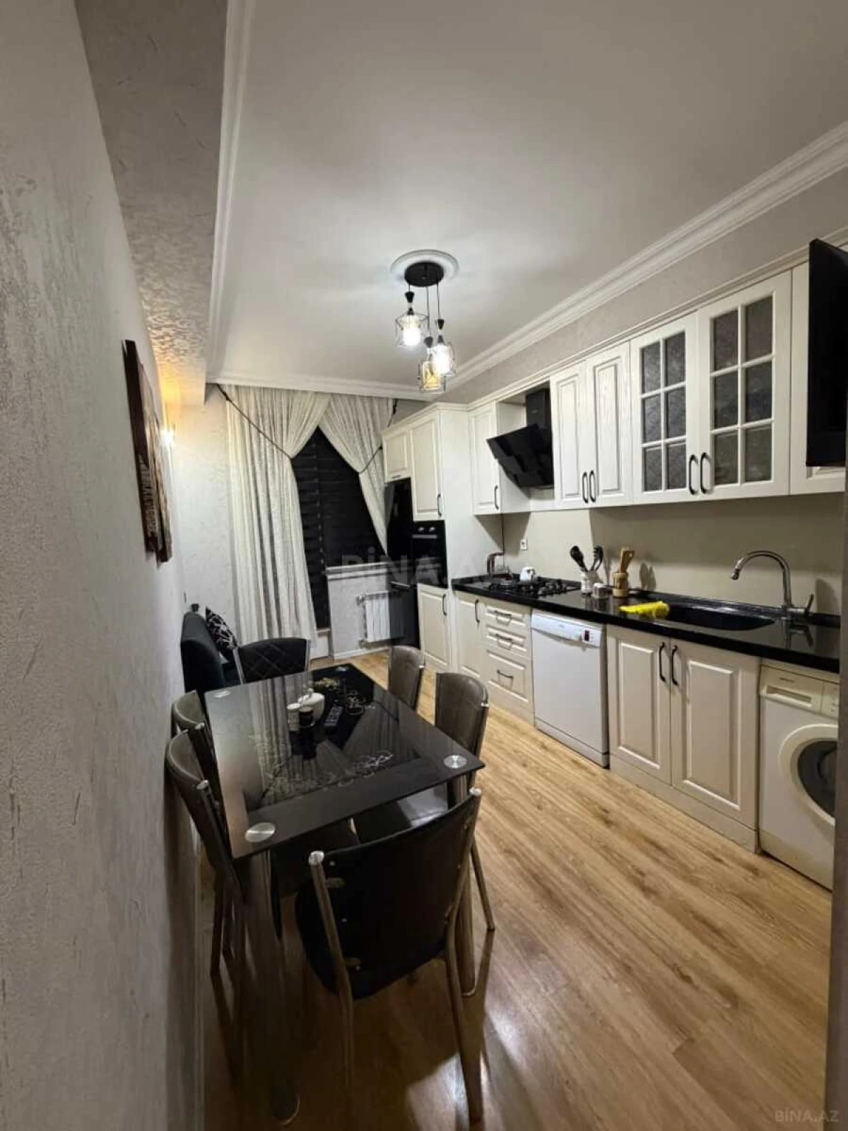 Satılır 3 otaqlı mənzil 123 m²