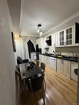 Satılır 3 otaqlı mənzil 123 m²