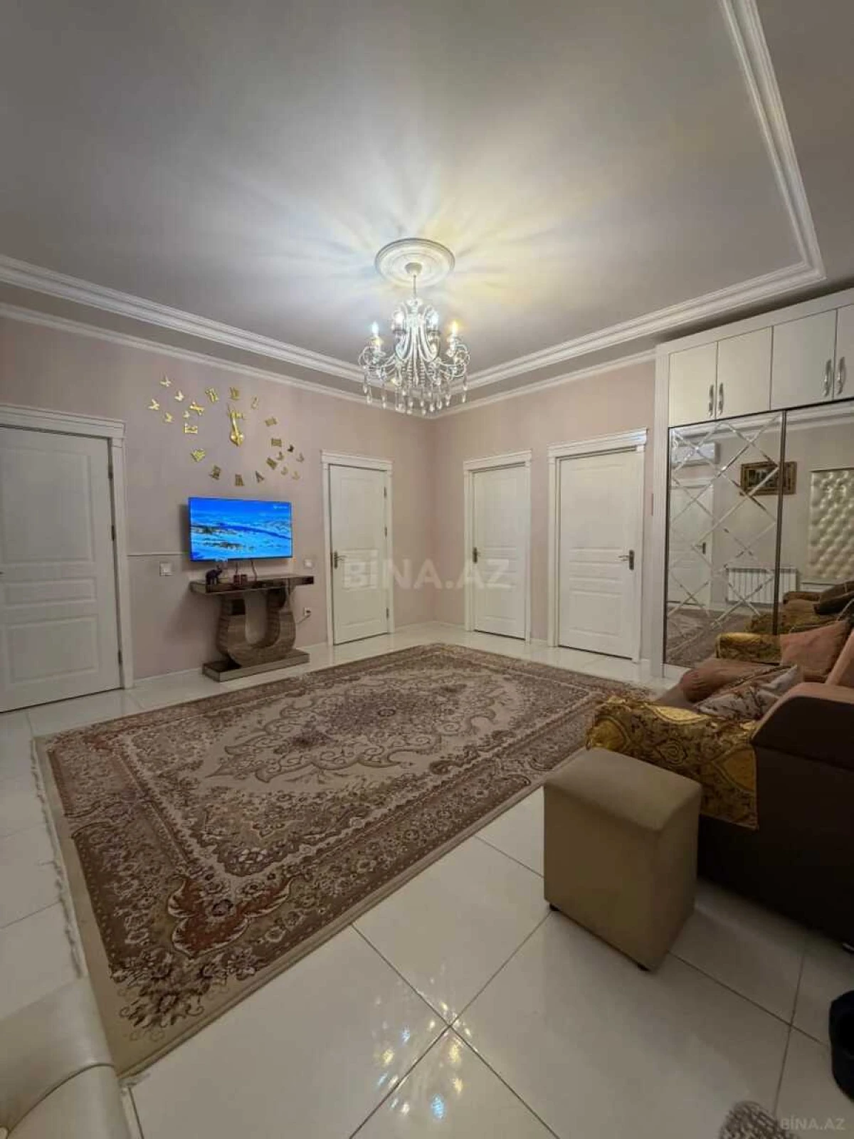 Satılır 3 otaqlı mənzil 123 m²
