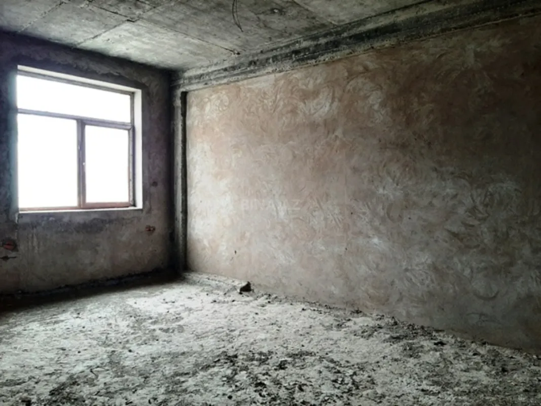 Satılır 4 otaqlı mənzil 185 m²