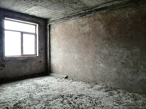 Satılır 4 otaqlı mənzil 185 m²