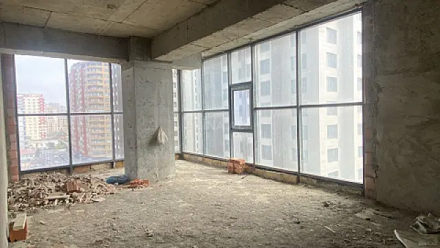 Satılır 4 otaqlı mənzil 185 m²