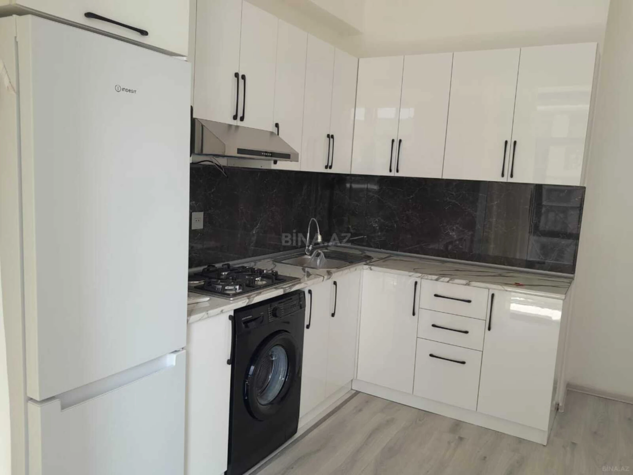Satılır 2 otaqlı mənzil 58 m²