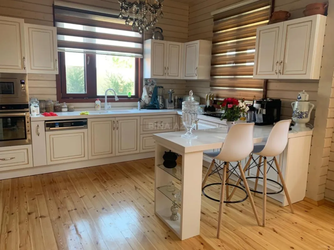 Kirayə verilir 4 otaqlı həyət evi 208 m²