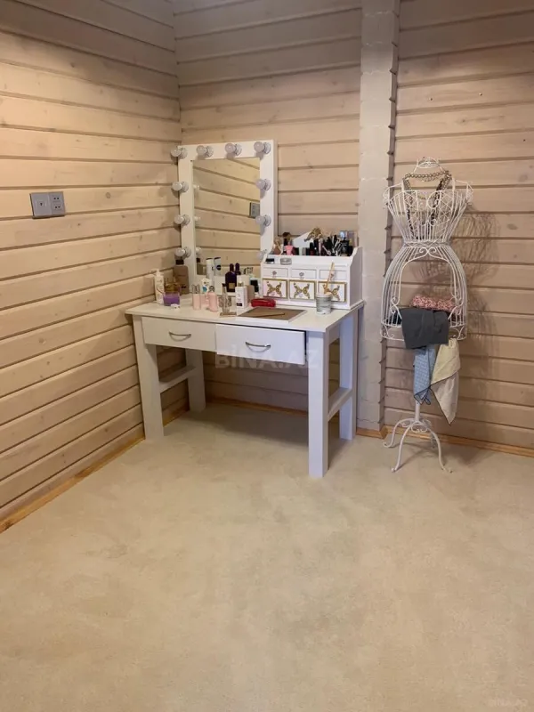 Kirayə verilir 4 otaqlı həyət evi 208 m²