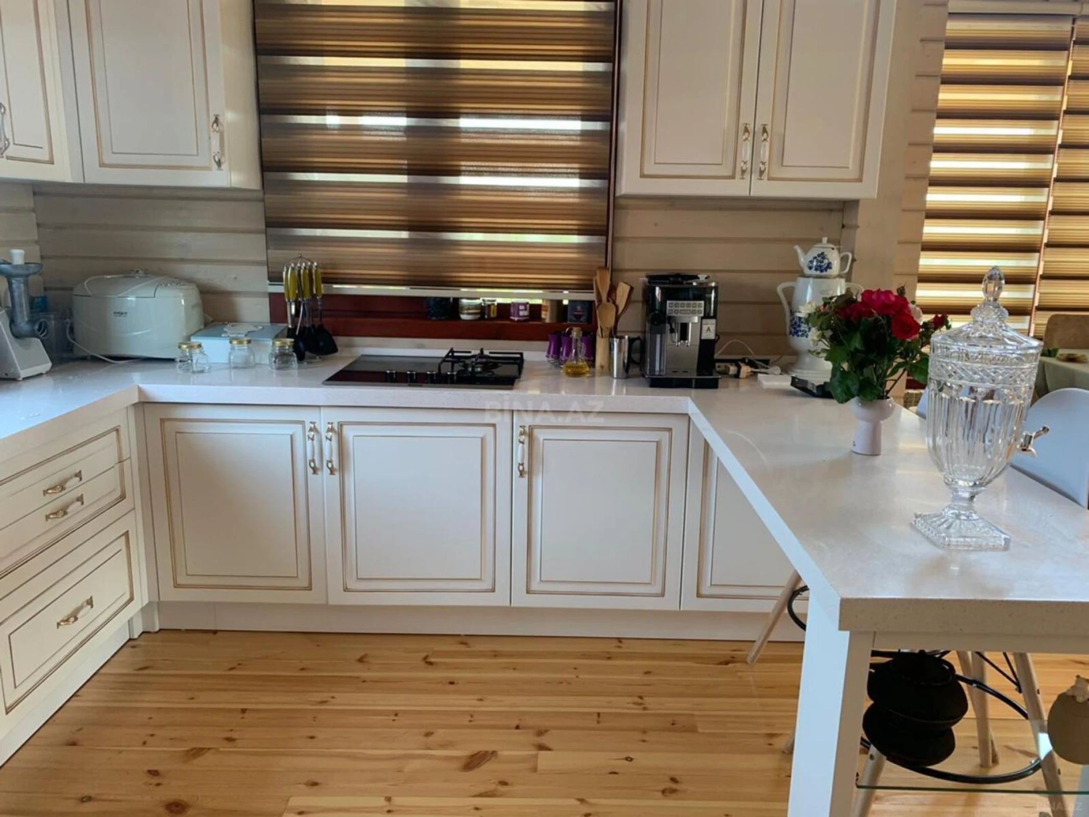 Kirayə verilir 4 otaqlı həyət evi 208 m²