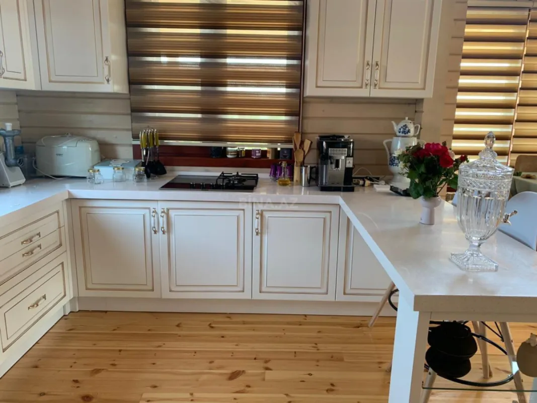 Kirayə verilir 4 otaqlı həyət evi 208 m²