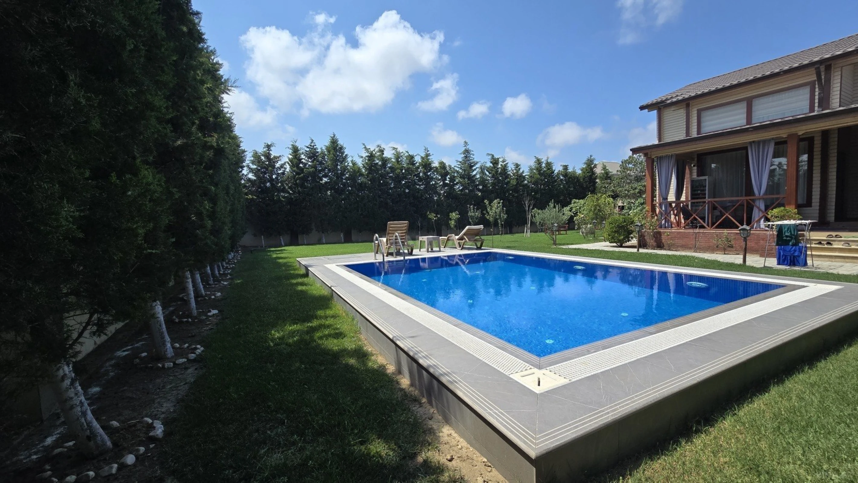 Kirayə verilir 4 otaqlı həyət evi 208 m²