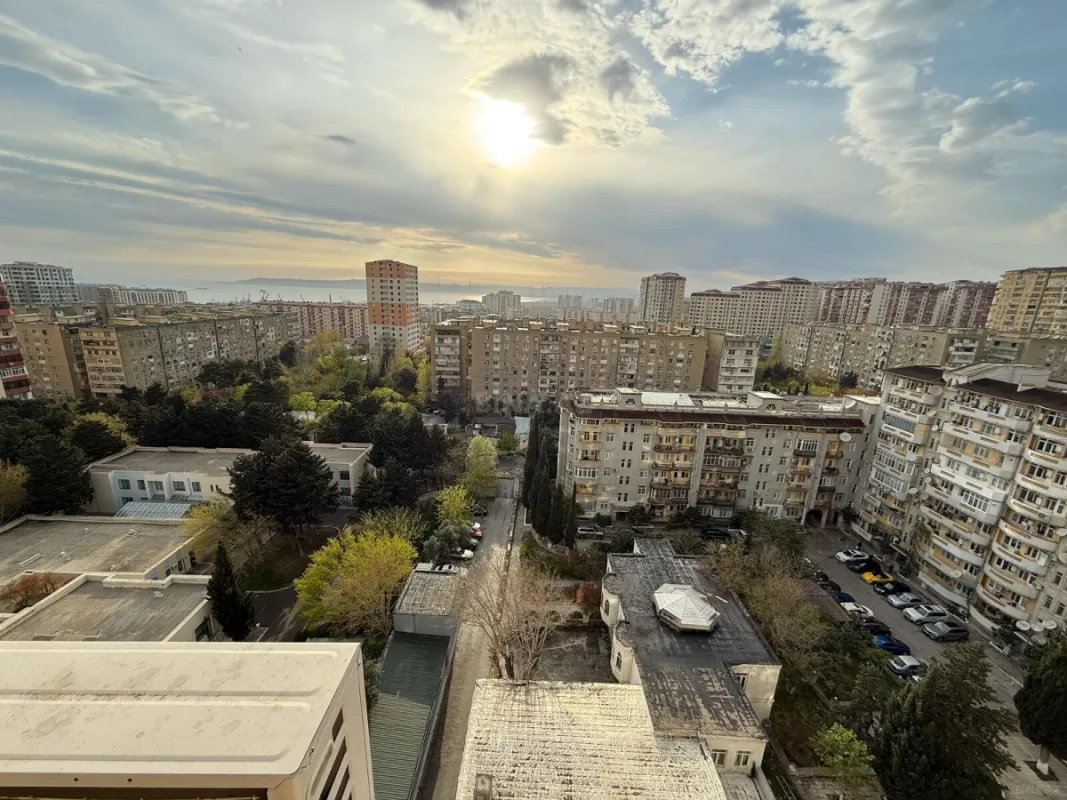 Satılır 2 otaqlı mənzil 91 m²