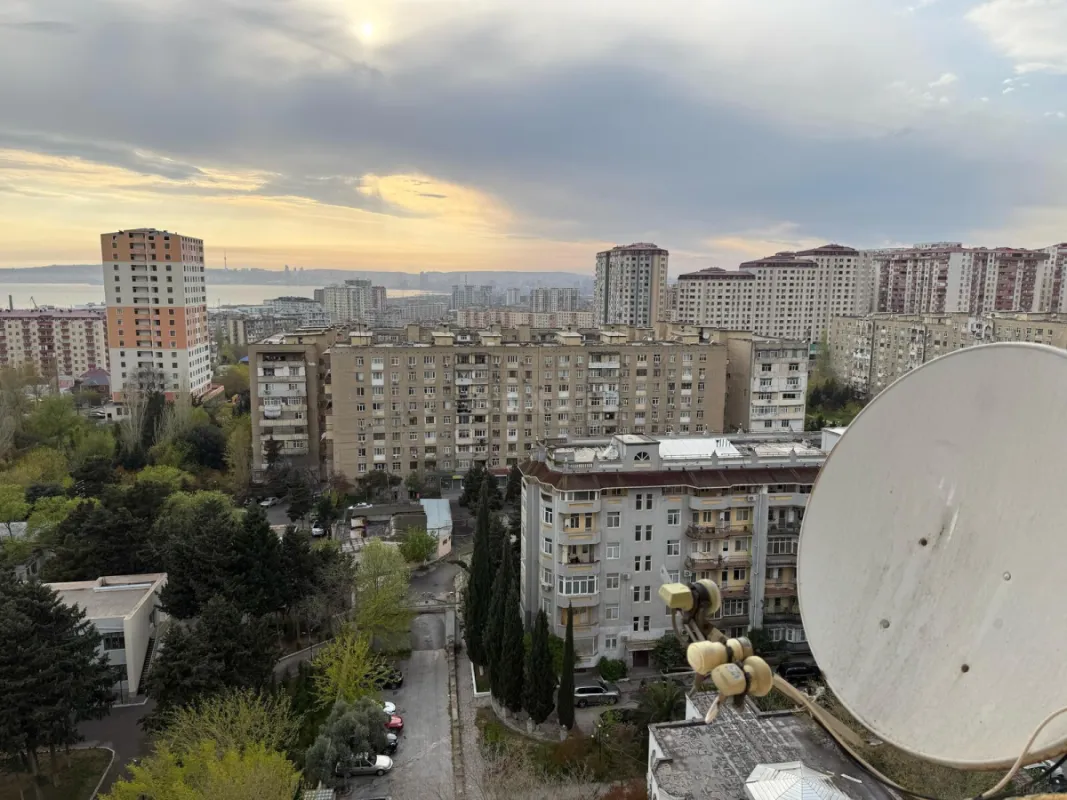 Satılır 2 otaqlı mənzil 91 m²