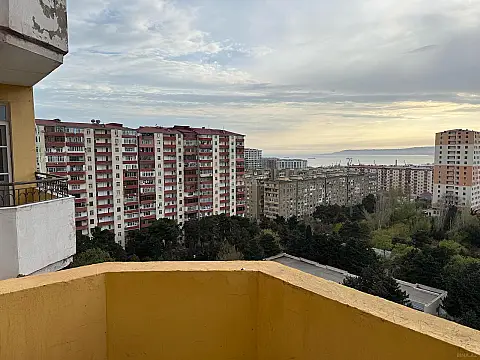 Satılır 2 otaqlı mənzil 91 m²
