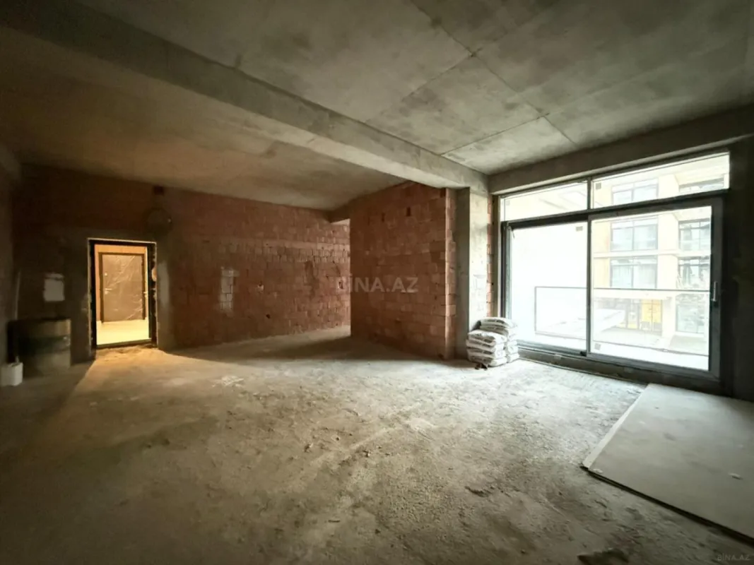 Satılır 2 otaqlı mənzil 102 m²