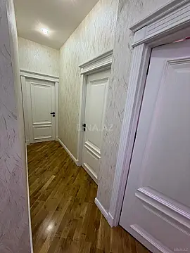 Satılır 4 otaqlı mənzil 132 m²