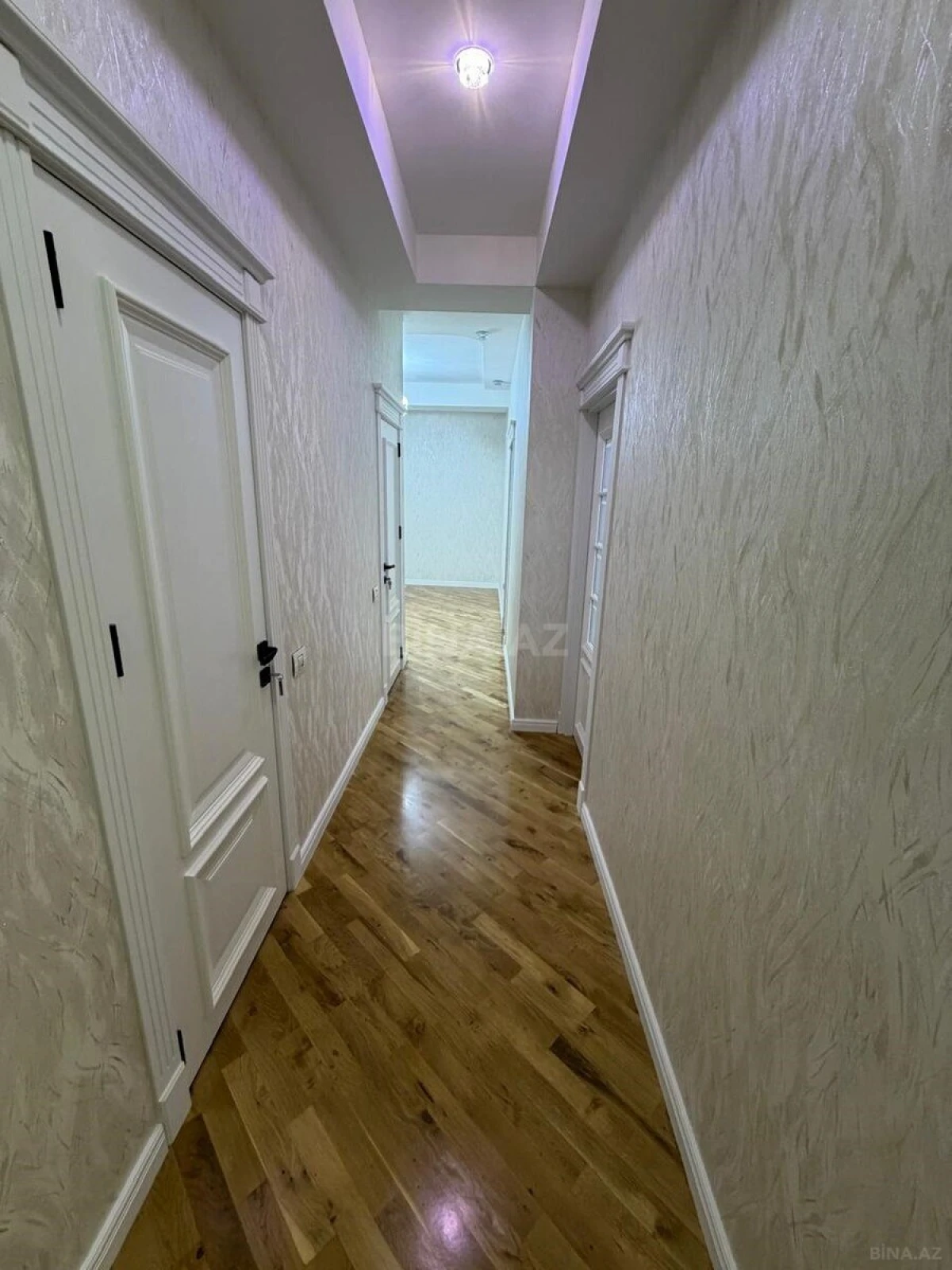 Satılır 4 otaqlı mənzil 132 m²