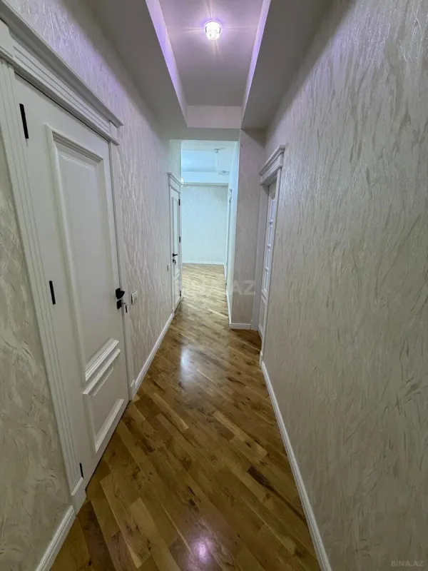 Satılır 4 otaqlı mənzil 132 m²
