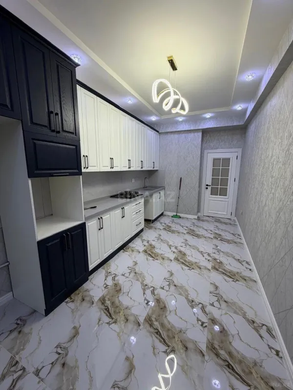 Satılır 4 otaqlı mənzil 132 m²