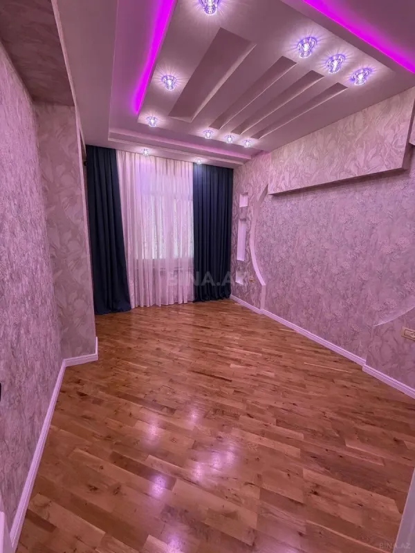 Satılır 4 otaqlı mənzil 132 m²