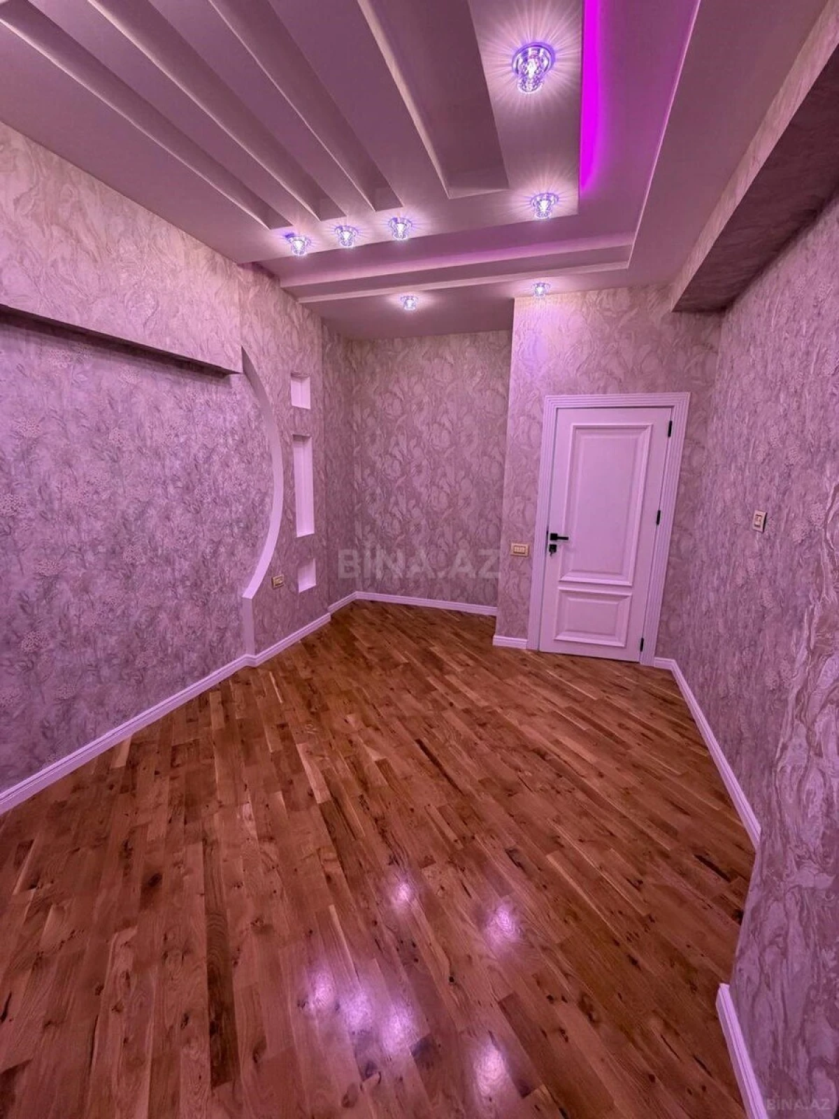 Satılır 4 otaqlı mənzil 132 m²
