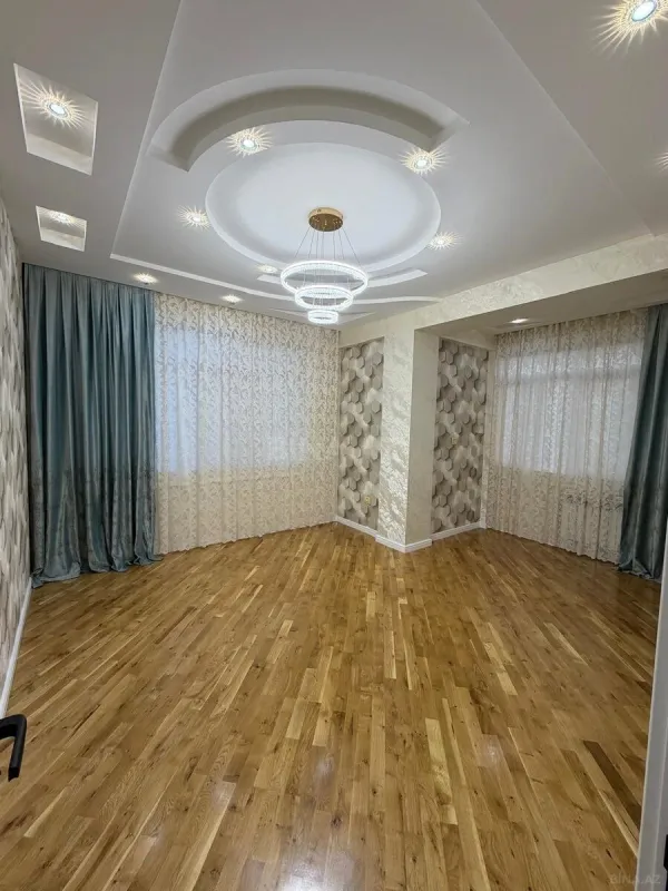 Satılır 4 otaqlı mənzil 132 m²