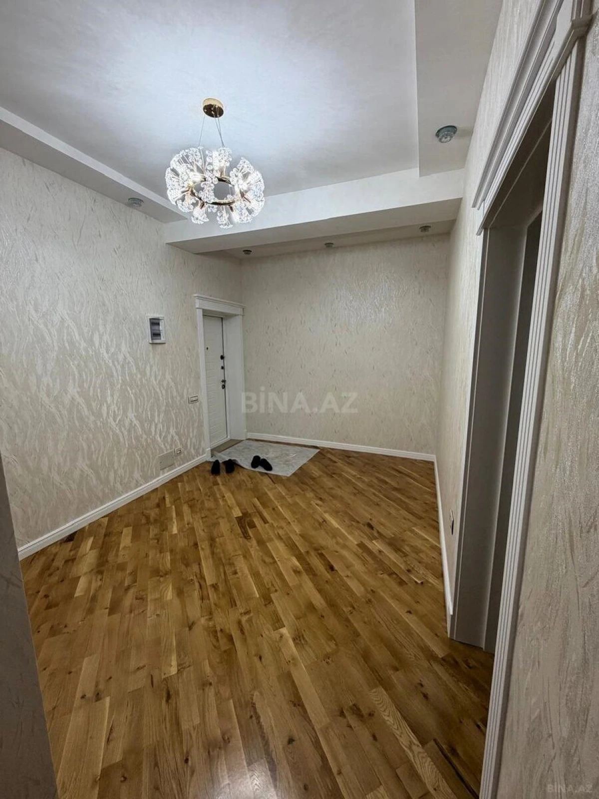 Satılır 4 otaqlı mənzil 132 m²
