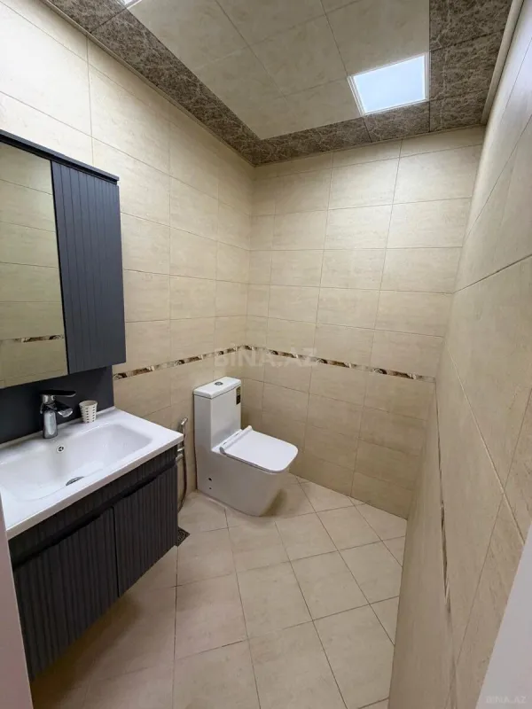 Satılır 4 otaqlı mənzil 132 m²