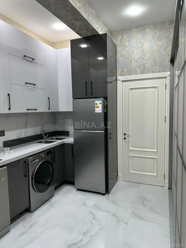Kirayə verilir 4 otaqlı mənzil 177 m²