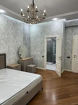 Kirayə verilir 4 otaqlı mənzil 177 m²