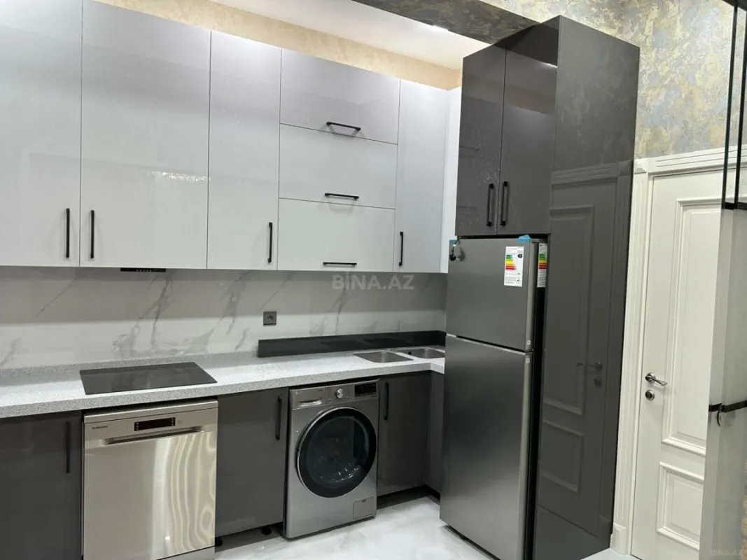 Kirayə verilir 4 otaqlı mənzil 177 m²