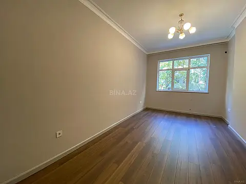 Satılır 4 otaqlı mənzil 178 m²